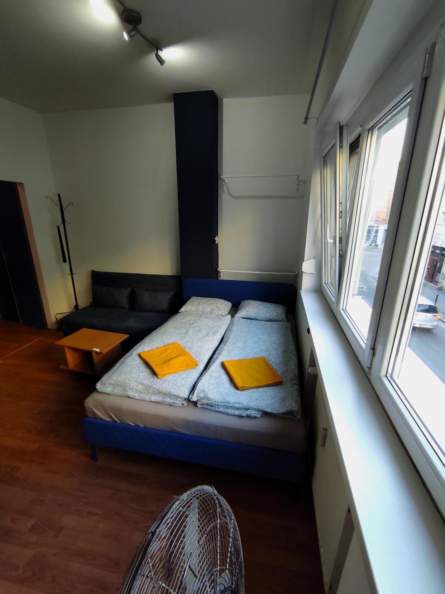 Center In Old Town Great Location Pressburg